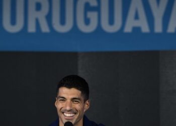 ‘I do it with peace of mind’: Uruguay star Luis Suarez announces retirement from international football
