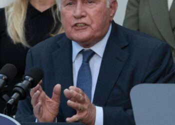 ‘The West Wing’ stars visit the White House for 25th anniversary