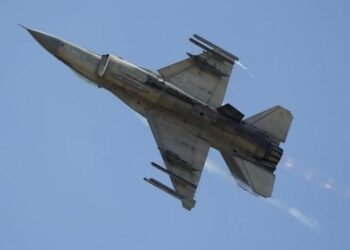 Close shave between Russian fighter jet and US F-16