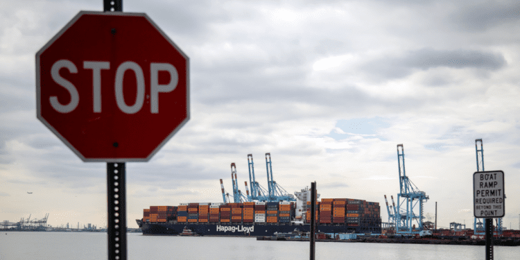 How the port strike might affect grocery prices, Helene rescue and recovery kicks into gear, Oasis announces North America tour