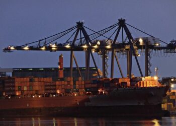 Mexican workers: Refuse to handle redirected freight in support of US and Canadian dock strikes!