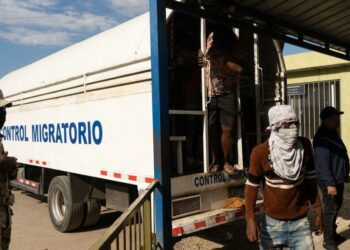 Dominican Republic 'to deport up to 10,000 migrants a week'