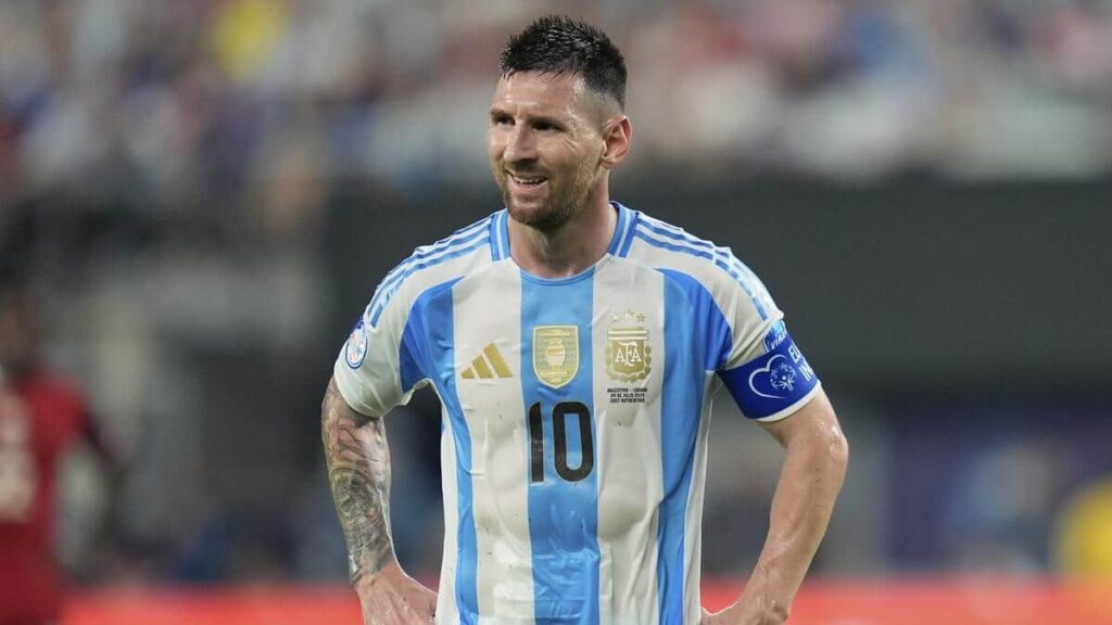 Lionel Messi returns to Argentina squad for World Cup qualifiers