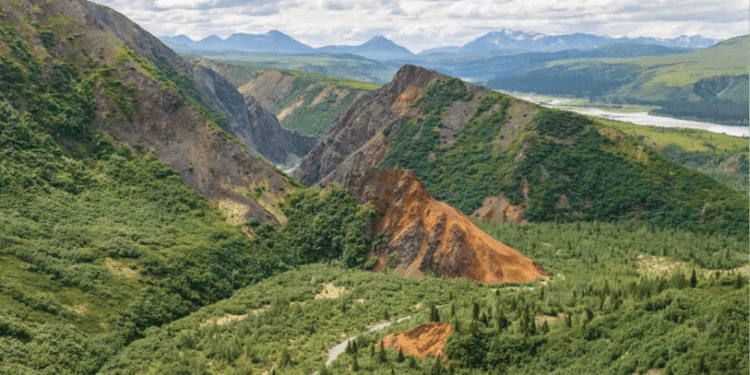 Uncovering the materials of tomorrow responsibly: How the green transition became an environmental hazard