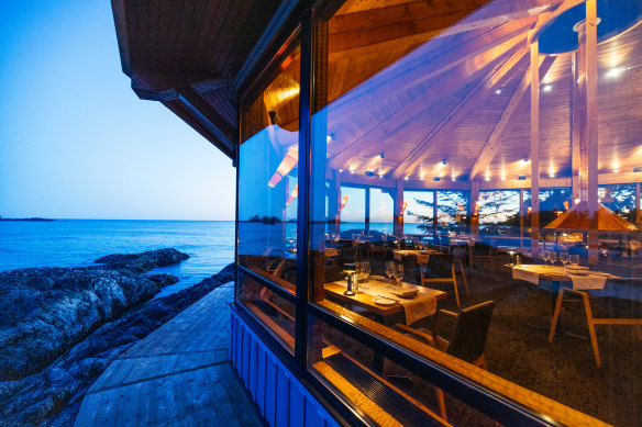 Pointe restaurant … microphones positioned under the eaves bring ocean sounds indoors.