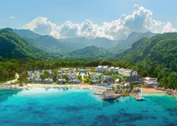 TTG - Fairer Travel - Meet the Sandals team scaling the Saint Vincent and the Grenadines volcanic peaks for charity