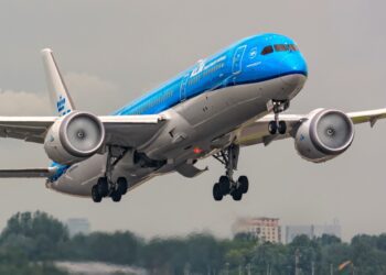 Empresa aérea holandesa KLM terá voos para 155 destinos na alta temporada de inverno que se aproxima