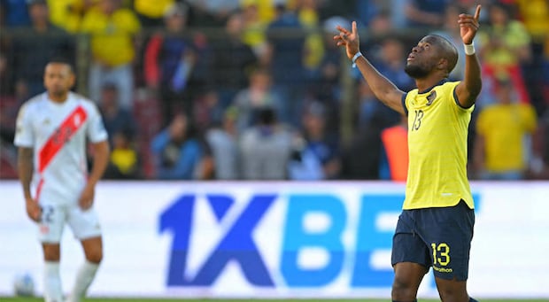 Con gol del histórico Enner Valencia, Ecuador le ganó a Perú y se ubica en la cuarta posición de las Eliminatorias 2026. (Fuente: REUTERS)