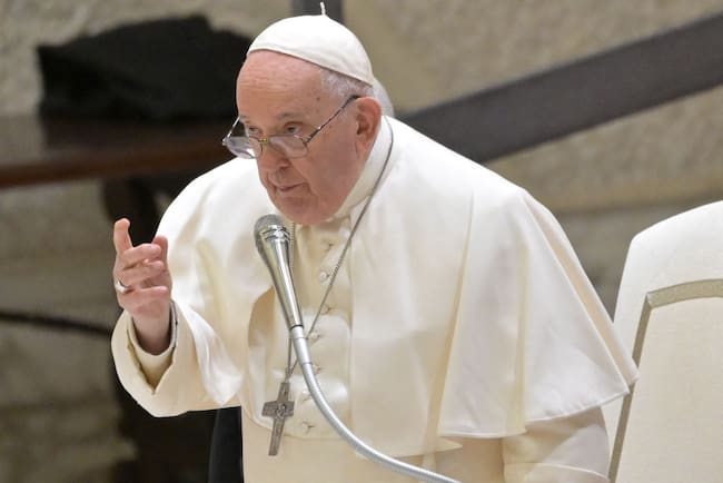 El Papa Francisco da una audiencia a los participantes de la natividad de Santa María la Mayor en el salón Paulo VI del Vaticano.