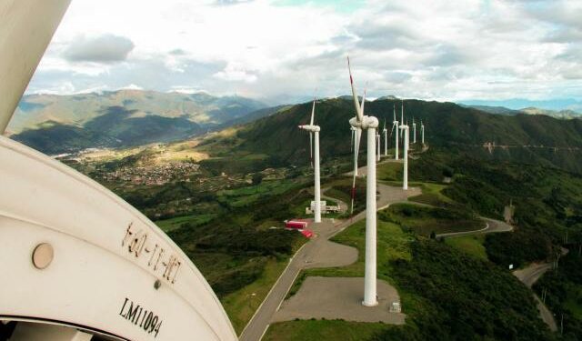 Ecuador necesita energía estable para crecer y atraer inversión