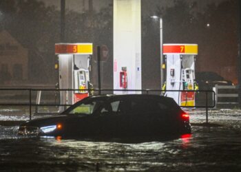 At least 6 deaths confirmed following monster storm slamming into Florida