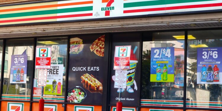 7-Eleven to close 444 North American stores