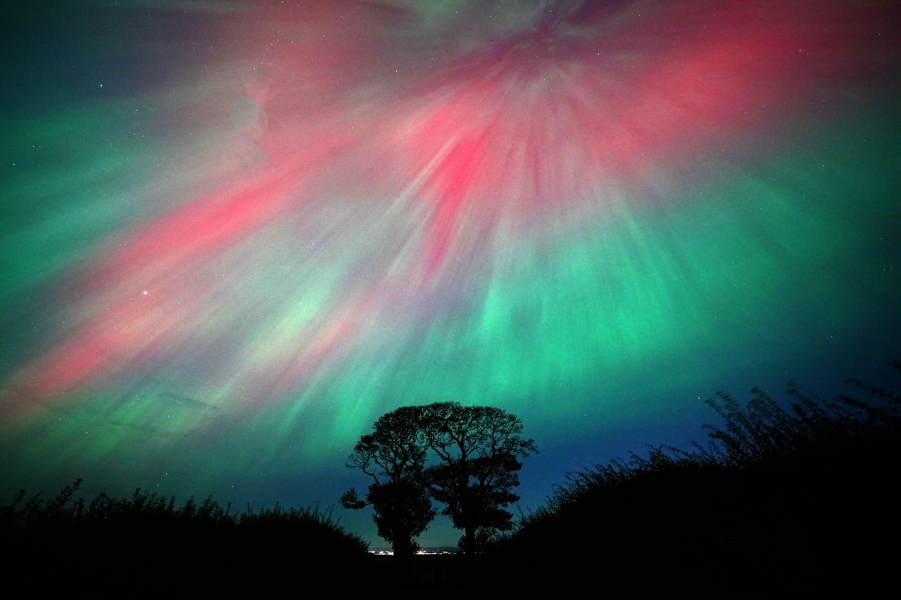 The lights are seen Kinghorn in Fife, Scotland.