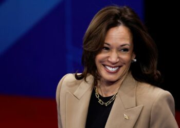 Kamala Harris, in Arizona, blasts Donald Trump and lauds late John McCain