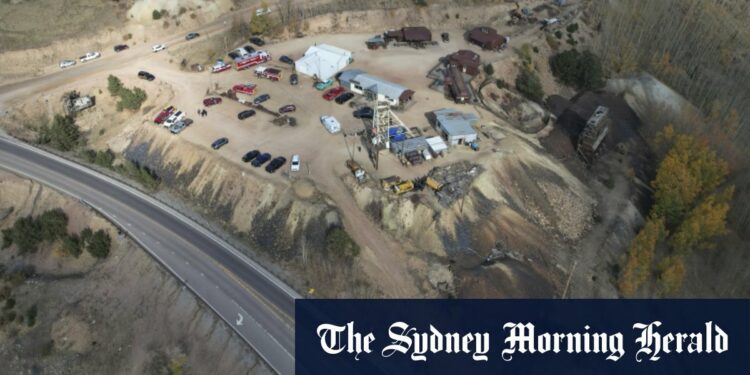 One dead, 12 rescued at US tourist attraction