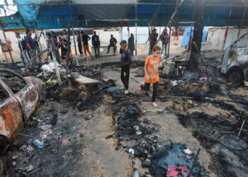 Deadly Israeli airstrike hits central Gaza