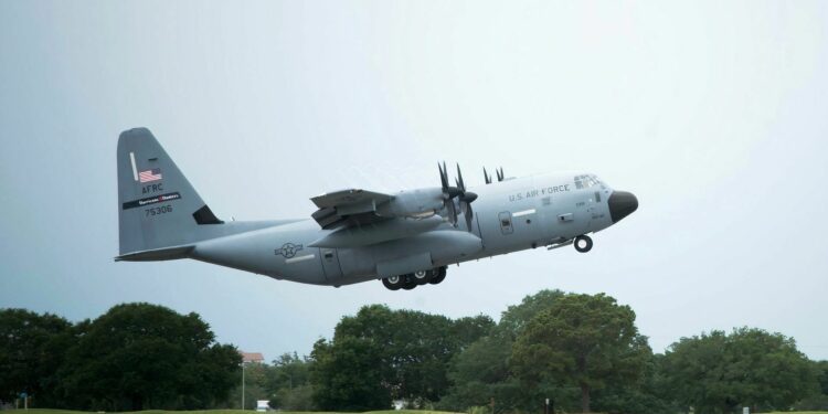 How Does The US Air Force Prepare For A Hurricane?