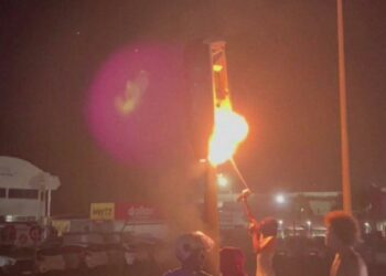 Violent protests force Martinique airport to close