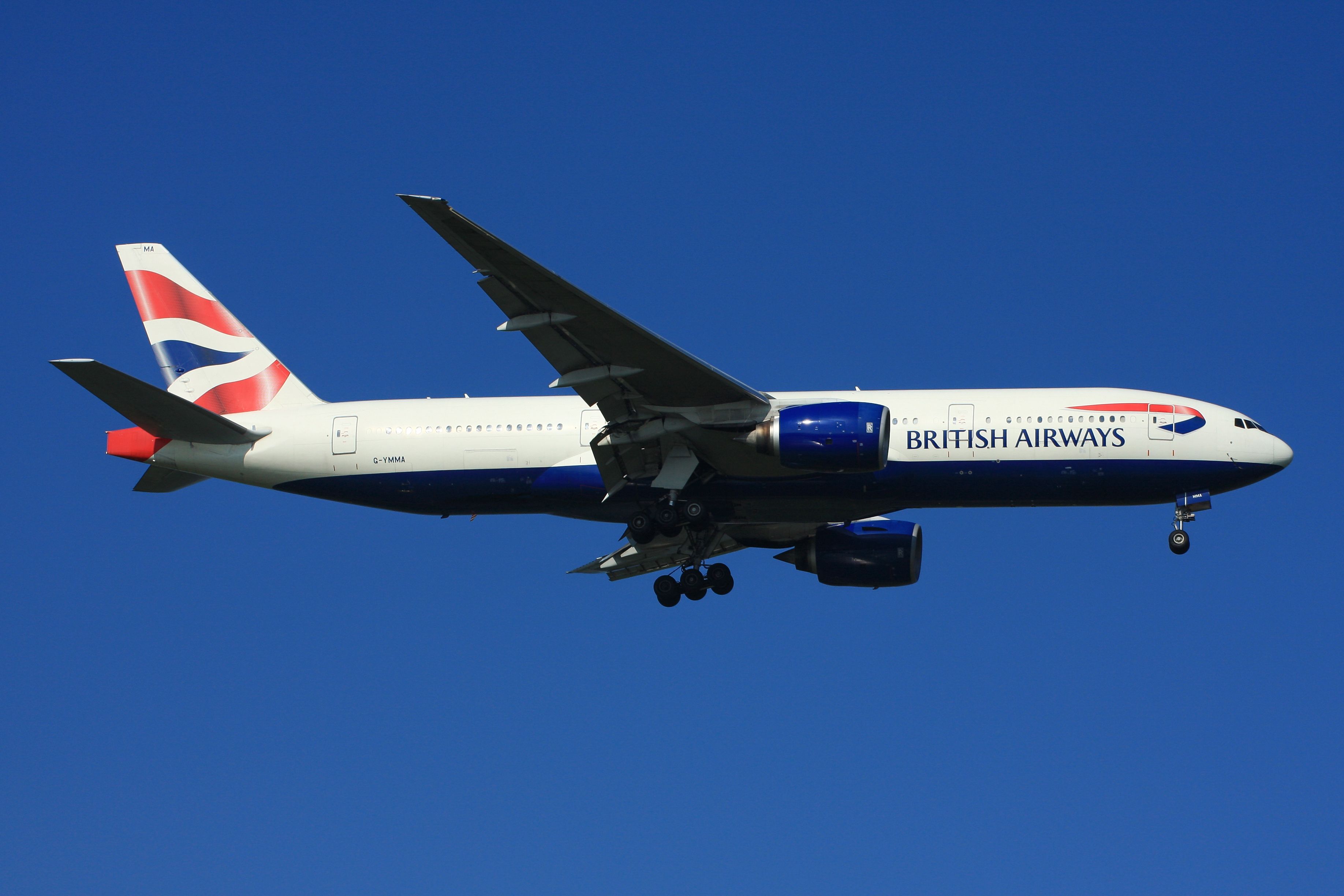 A British Airways Boeing 777-200 landing