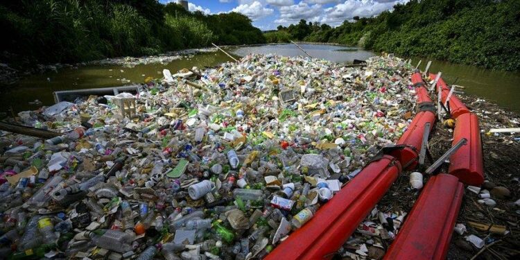 Wanda, Trash Eating Machine, Prevents Tons Of Garbage From Reaching The Sea In Panama