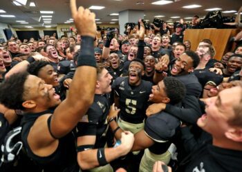 Midseason bandwagon fan guide: Group of 5 darling (Army), chaos instigator (Colorado)