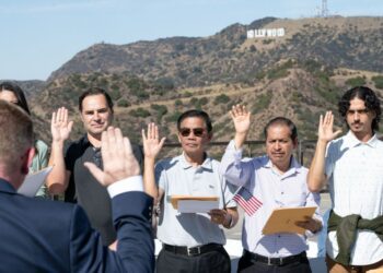 Nine new United States citizens were welcomed at historic Griffith Observatory – Daily News