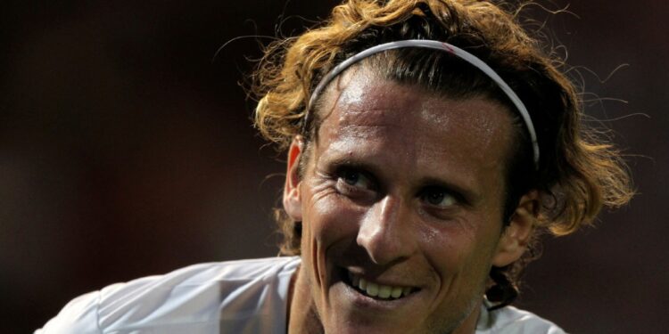 Former Uruguay soccer star Forlan to make pro tennis debut at age 45