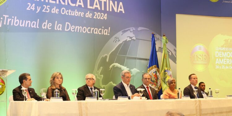 OAS Secretary General Almagro highlights challenges to democracy in Latin America