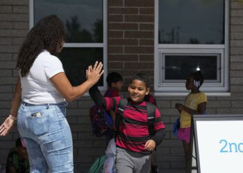 Venezuelans have come to Aurora for better lives and schools, with mixed results