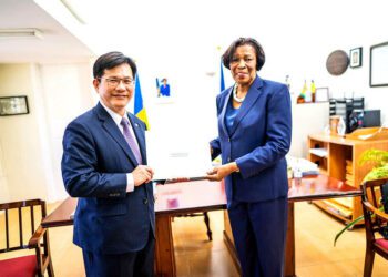 Lin visits Saint Vincent for Independence Day