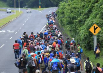2,000 migrants heading to southern border ahead of 2024 election