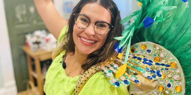 A local Latin American dance artist and designer empowering women through design