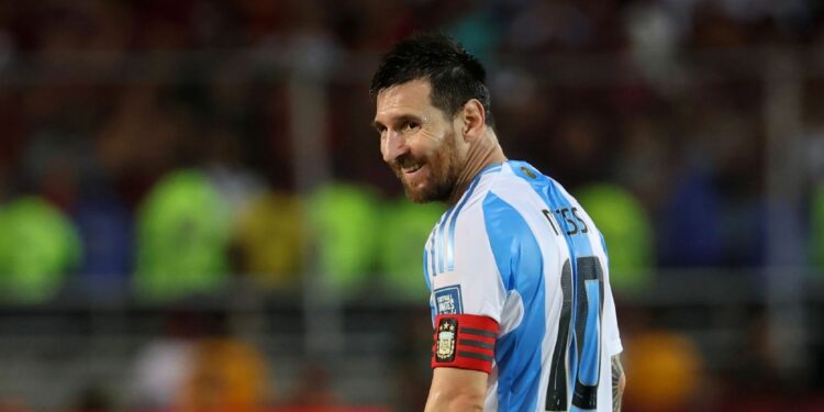 Argentina's Messi blames soaked pitch for Venezuela draw