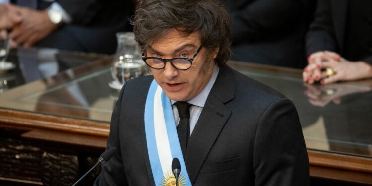 Argentina’s Quest for More IMF Money Stalls on Currency Controls