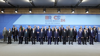 Presidentes que participaron en la cumbre del BRICS en una fotografía del encuentro. Abajo a la izquierda, el jefe de Estado boliviano. 
Foto: Brics news