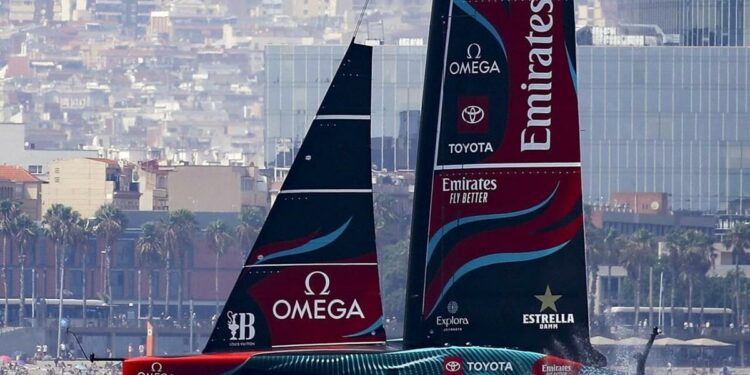 British bank on Mercedes F1 boost while Kiwis keep design in-house