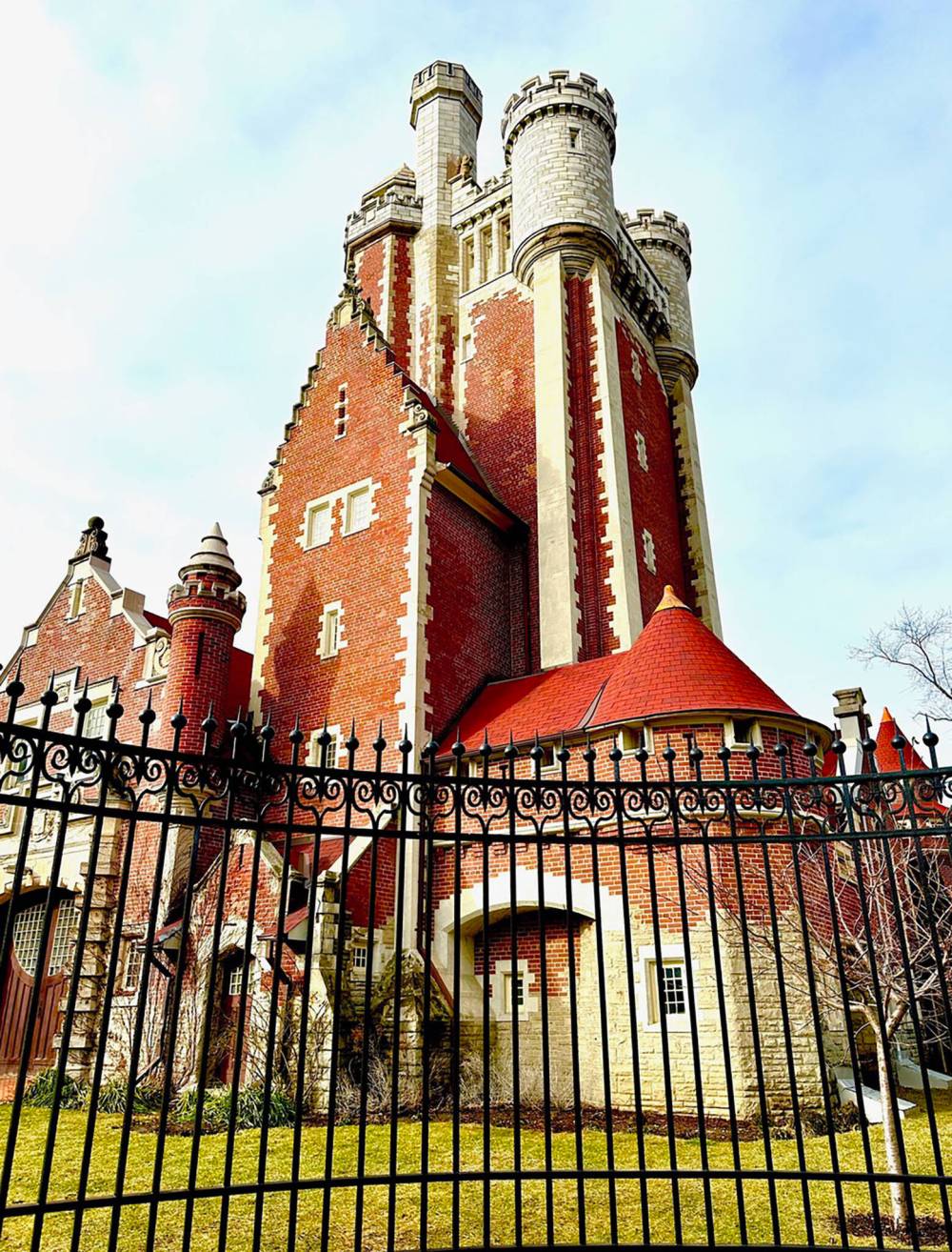 GORD MACKINTOSH / FREE PRESS
                                Casa Loma: Canada’s great folly — and Mr. Happy’s home?