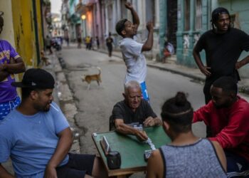 Cuba blackout: 7 dead after storm hits island