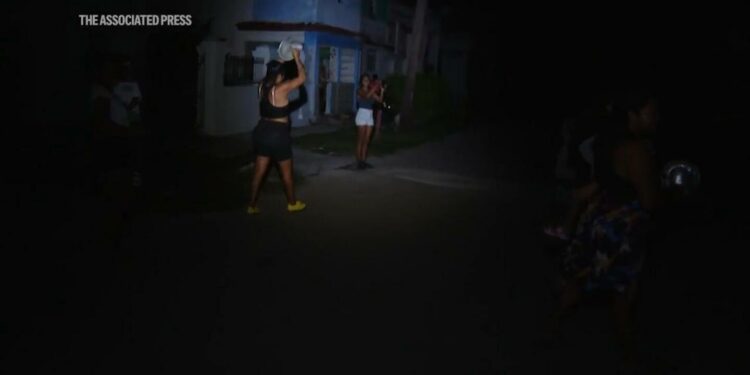 Disgruntled Cubans bang pots and pans as power outage crisis continues