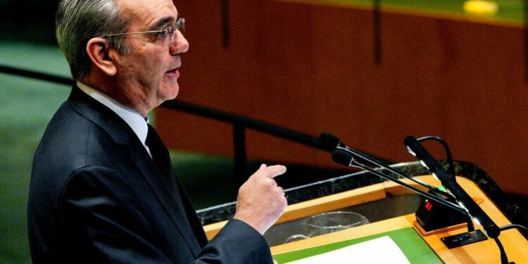 Dominican Republic Bonds Slump After President Pulls Tax Bill