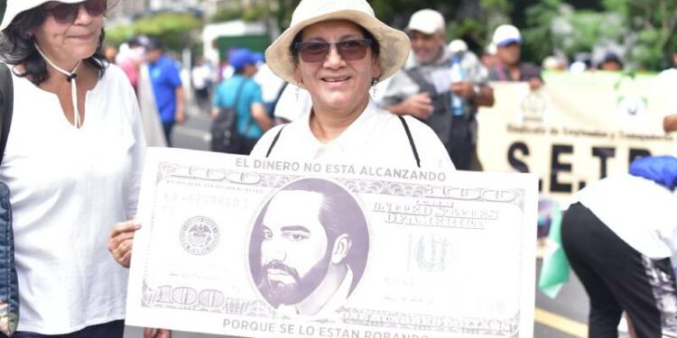 El FMI mejora previsión de El Salvador en 2025, pero es la menor de Centroamérica