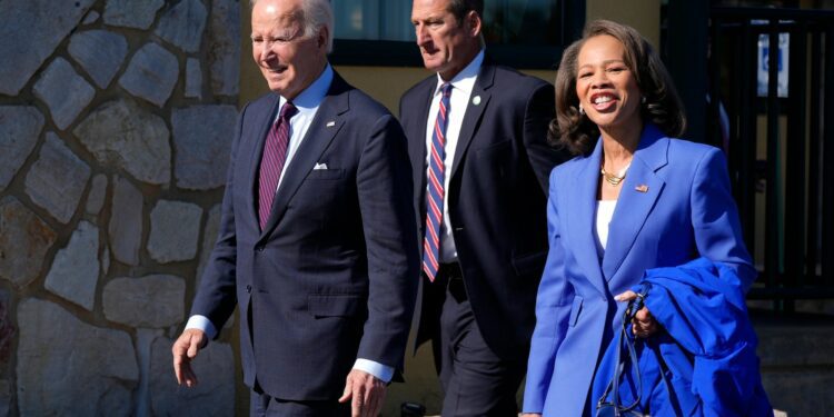 Election 2024 Latest: Trump and Harris present dueling visions of America in final campaign stretch