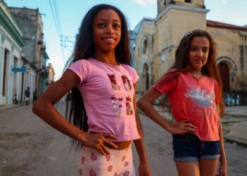 End the US embargo on Cuba