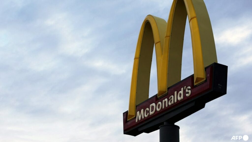 Fast food chains hold the onions after McDonald's E. coli outbreak in US