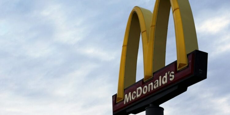Fast food chains hold the onions after McDonald's E. coli outbreak in US