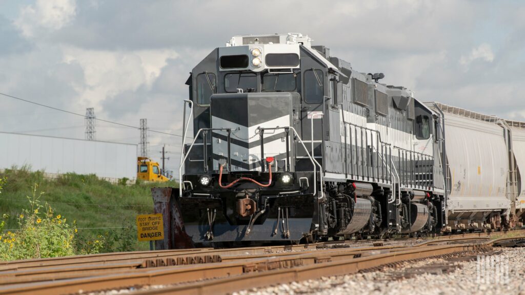 Federal Railroad Administration awards $2.4B in grants to 122 projects