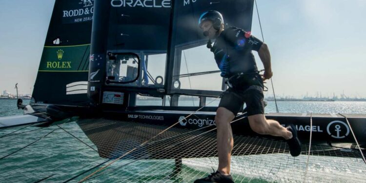 Former Kiwi flight controller Andy Maloney leaves the Black Foils and joins Brazil