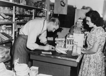 End of the line for United Fruit Company bananas was the American grocery store. US Library of Congress.jpg