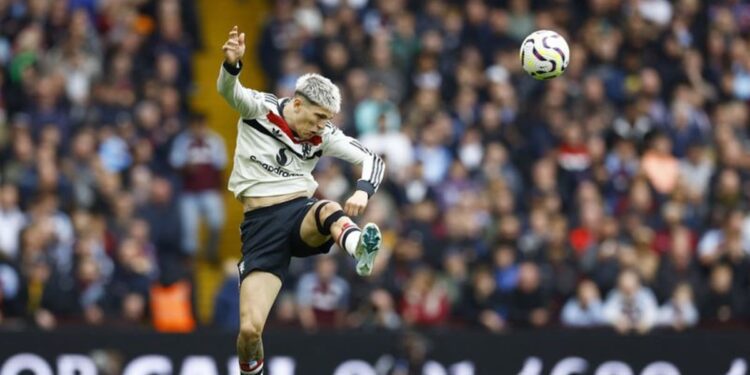 Garnacho out of Argentina squad with knee problem