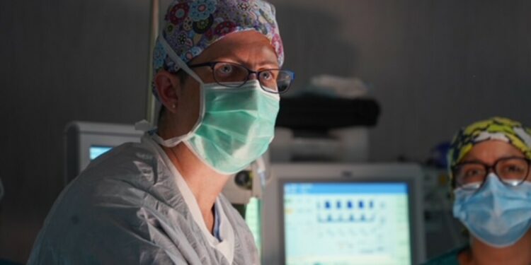 Green Bay doctor sharing life-saving skills with surgeons in Bolivia